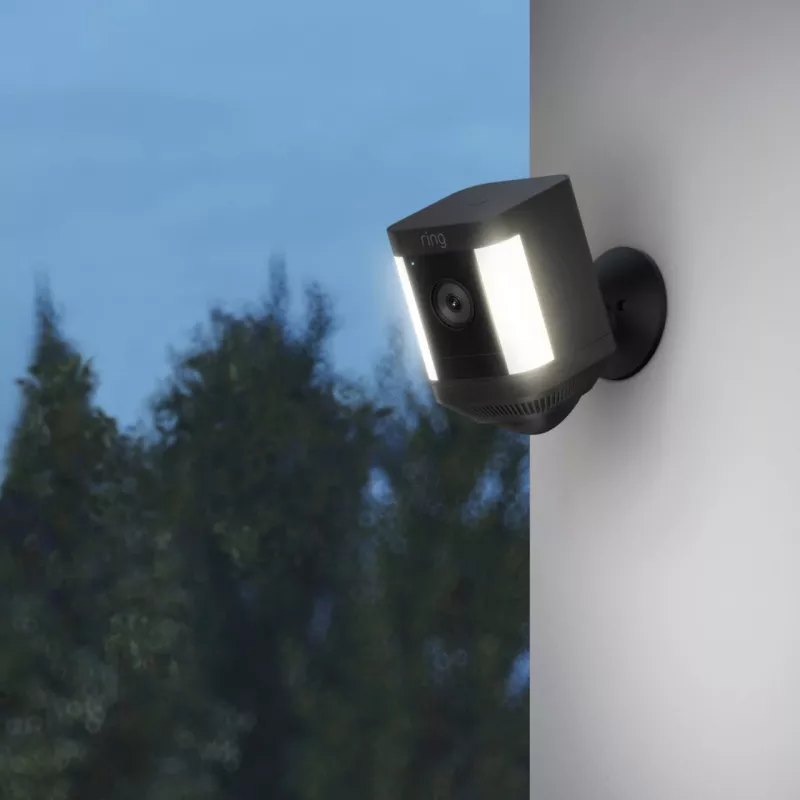 Ring Spotlight Cam Plus Battery - kamera bezpieczeństwa IP - zewnętrzna - bezprzewodowa - sufit/ściana - czarna - opakowanie