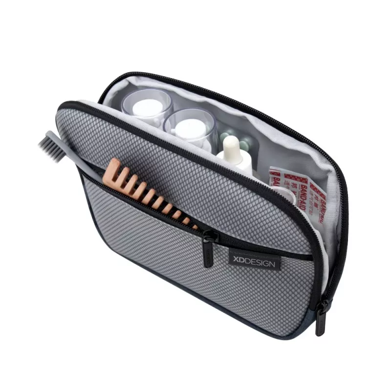 Kosmetyczka XDDESIGN First-Class All-in-One Travel Organiser P706.3401, Czarna, Zapięcie na zamek, Elegancki woreczek