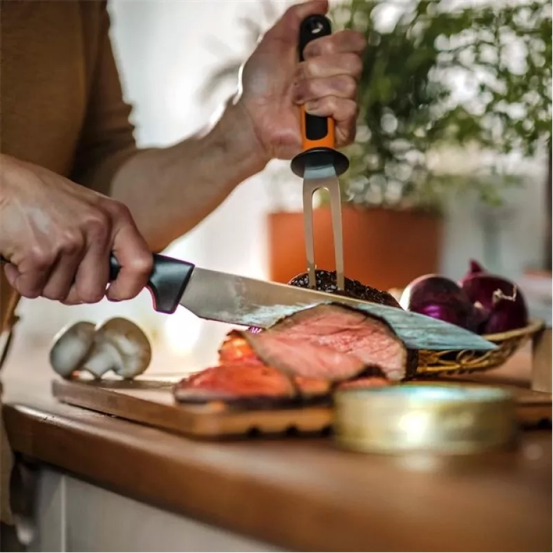 Nóż do porcjowania Fiskars 1057539