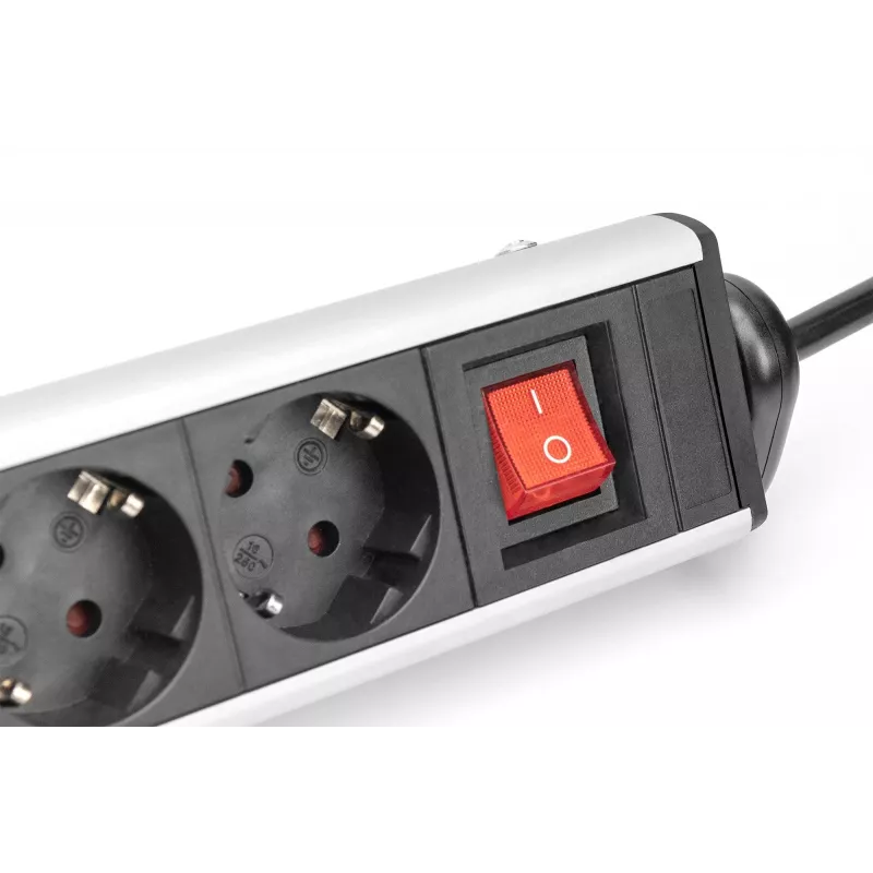 Listwa biurowa Digitus 6-gniazdowa z 3 portami USB 1,5 m kabel
