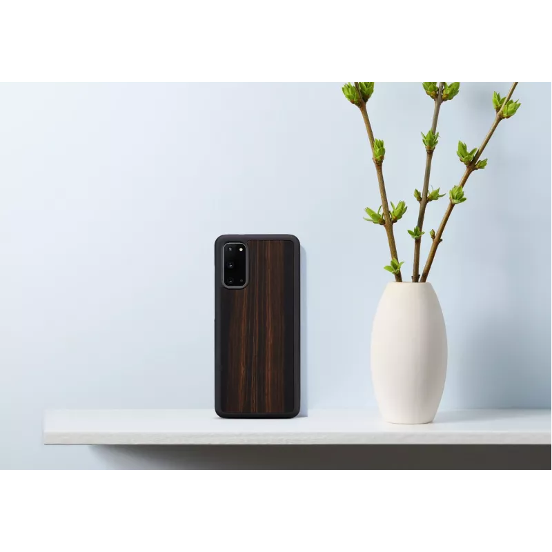 etui na smartfona Man and Wood Galaxy S20 ebony Czarny — etui ochronne na Samsung Galaxy S20
