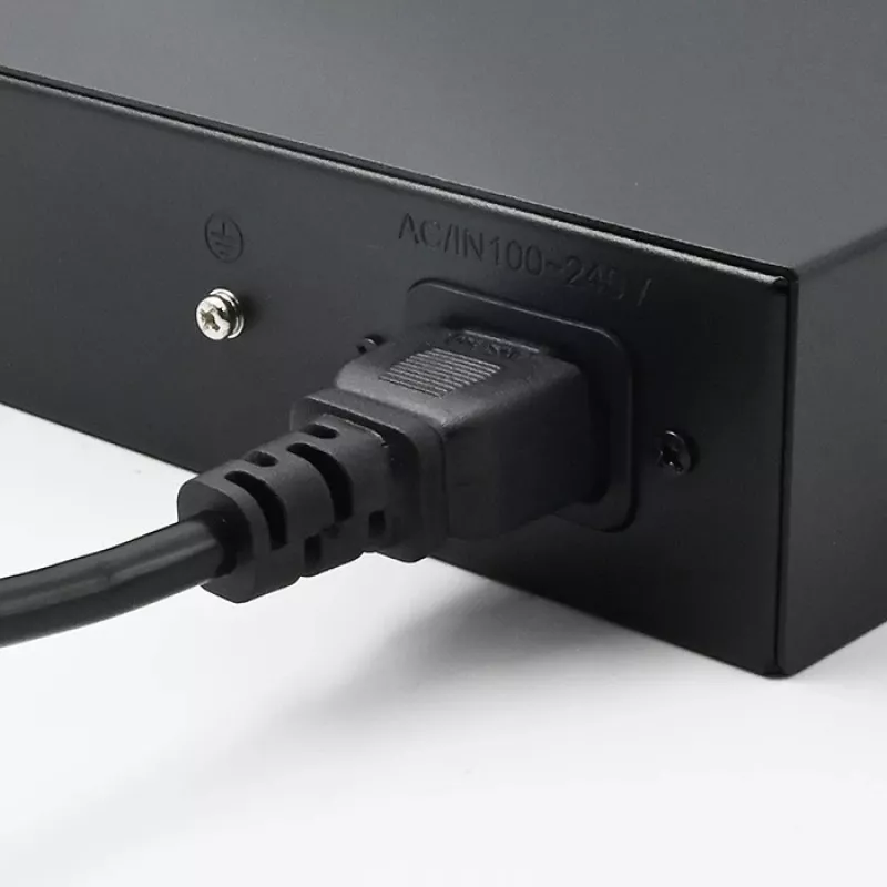 Przełącznik sieciowy QOLTEC Gigabit Ethernet PoE 24xRJ45 2xSFP