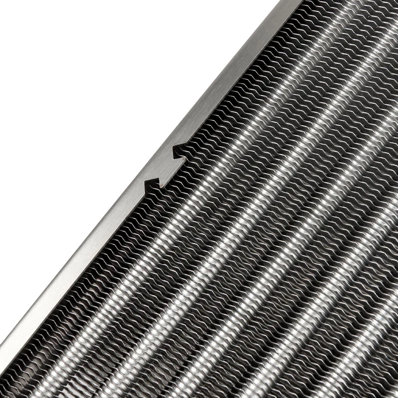 Blok chłodnicy Aqua-Computer 33706 — aluminium/miedź/stal nierdzewna, 320×140×73 mm, szary/srebrny