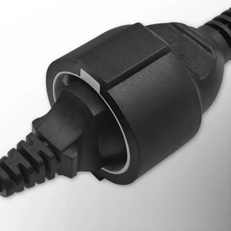 Zasilacz przejściowy QOLTEC 53906 IEC 320 C14 na SCHUKO 16A 250V