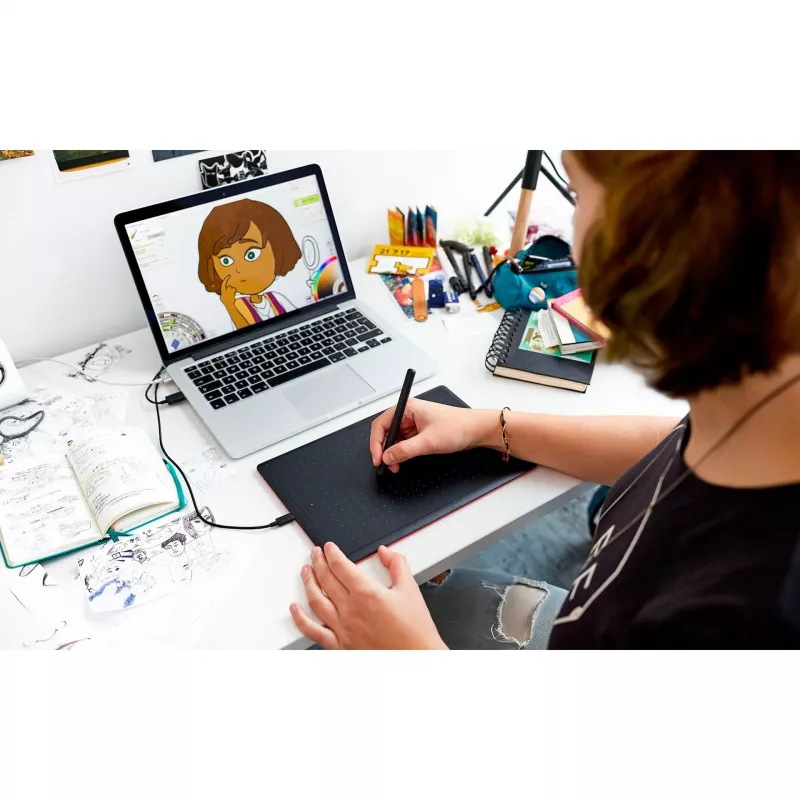 Tablet graficzny Wacom One by Medium, czarny, czerwony, 2540 lpi, 216 x 135 mm, USB