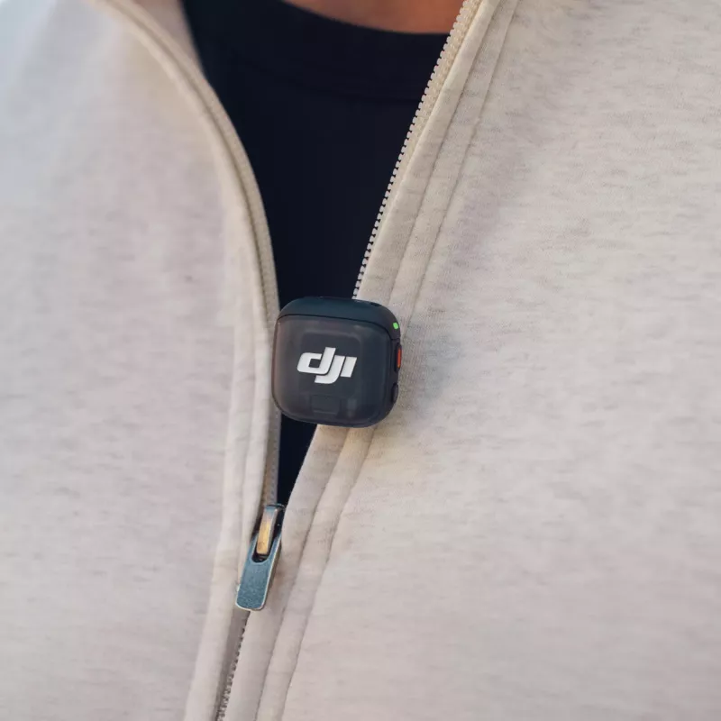 Bezprzewodowy nadajnik bodypack DJI MIC 3 — kompaktowy przenośny nadajnik mikrofonowy, Czarny/Szary