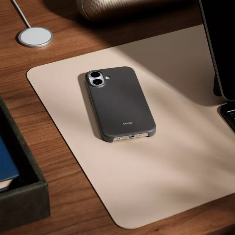 Etui Apple Beats do iPhone 17 z MagSafe i sterowaniem aparatem — Granitowa Szarość