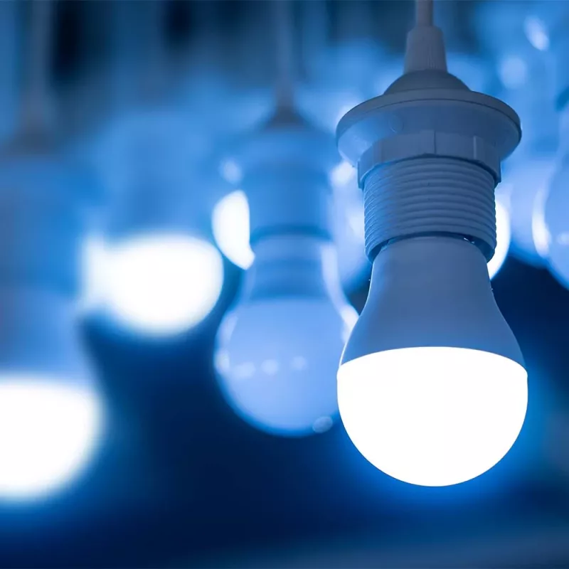 Inteligentna żarówka WiFi Tellur TLL331331 9W biała ciepła ściemnialna — regulowane ciepłe białe światło, sterowanie Wi‑Fi