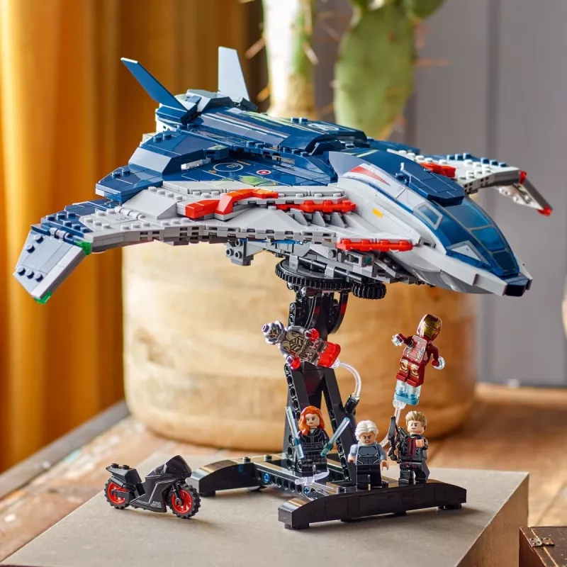 Zestaw konstrukcyjny LEGO Quinjet 76325 — Marvel, 1131 elementów, 5 minifigurek, od 12 lat, 280×450×300 mm