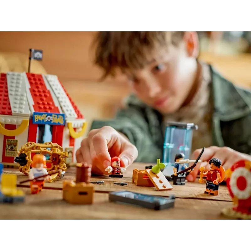 Klocki LEGO Namiot cyrkowy Błazna Buggy'ego 75637 — 573 elementy, 4 minifigurki, wiek 8+