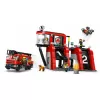 Zabawka konstrukcyjna LEGO City Remiza strażacka z pojazdem z drabiną obrotową 60414 — 843 elementy, 5 minifigurek, 220×320×140 mm