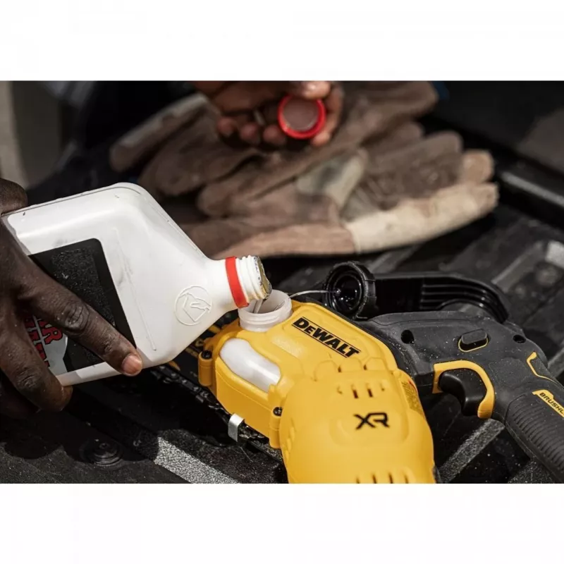 Nożyce do żywopłotu DeWALT DCMPS520N-XJ, prowadnica 20 cm, prędkość łańcucha 8,5 m/s, akumulator Li-Ion 18 V, zbiornik oleju 0,55 L, 2,1 kg