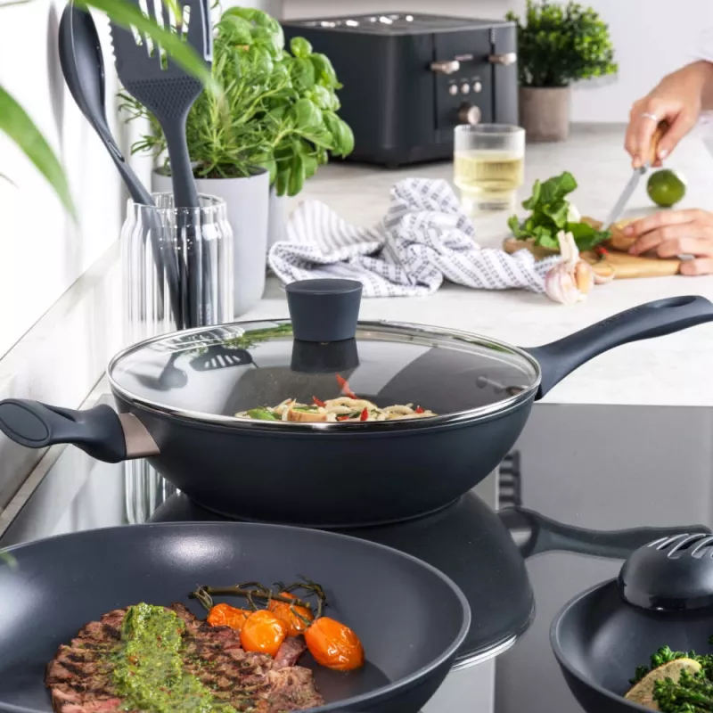 Wok patelnia Salter BW12267EU7 28 cm z powłoką nieprzywierającą, kompatybilny z indukcją