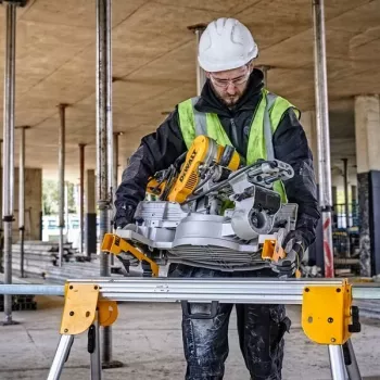 Stojak do piły ukośnej DeWalt DE7033 — aluminiowy stojak składany, 4 nogi, rozkładany do 2,5 m, udźwig 227 kg, 16 kg