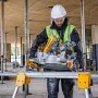 Stojak do piły ukośnej DeWalt DE7033 — aluminiowy stojak składany, 4 nogi, rozkładany do 2,5 m, udźwig 227 kg, 16 kg