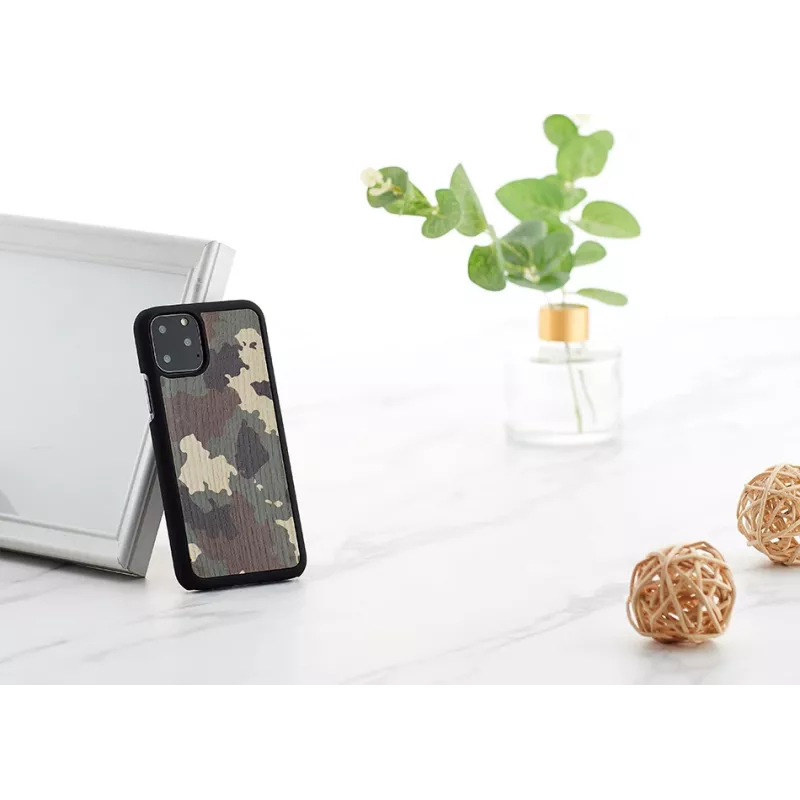 Etui na smartfona man and wood do iPhone 11 Pro — kamuflażowe czarne etui ochronne