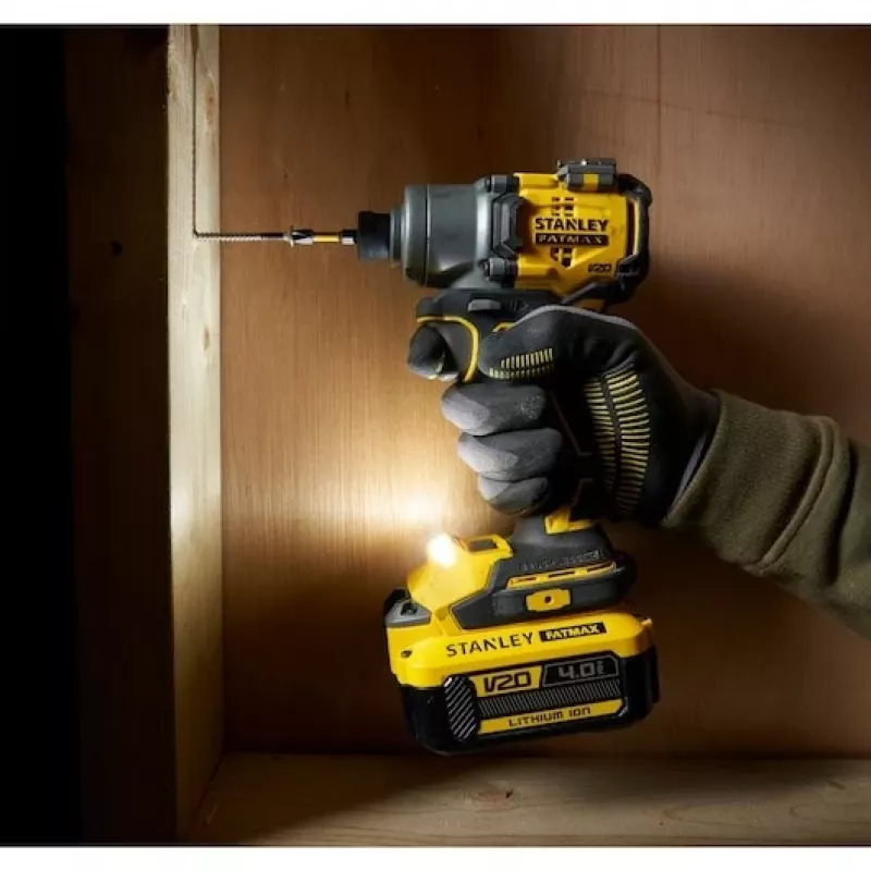 Zakrętarka udarowa Stanley FATMAX SFMCF830B-XJ 3200 RPM czarno-żółta