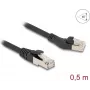 Kabel sieciowy DeLOCK RJ45 Kat.8.1 Wtyk 45° w lewo 0,5 m Czarny