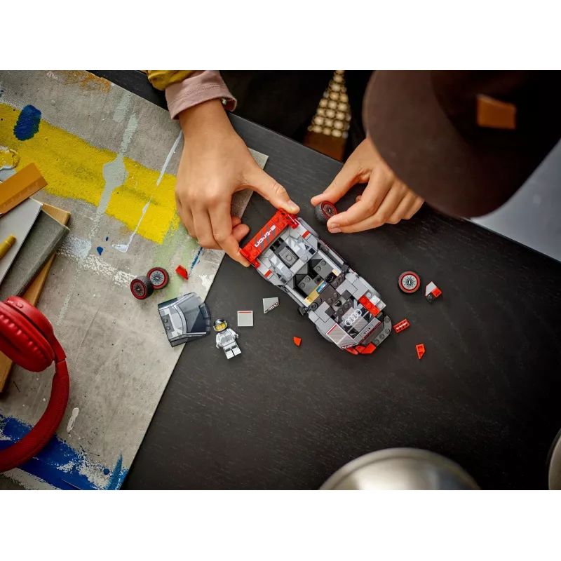 Lego Speed Champions 76921 Audi S1 E-Tron Quattro Zestaw z Samochodem Wyścigowym