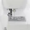 Mechaniczna maszyna do szycia domowego lucznik Malwina 2070 — 63 ściegi, szerokość ściegu 7 mm, 99 programów, automatyczne dziurkowanie, wolne ramię