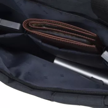 Torba kurierska Rivacase Biscayne 39.6 cm (15.6 cala) Czarny