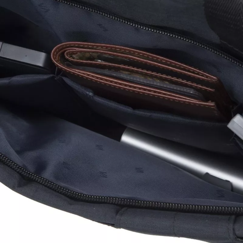 Torba kurierska Rivacase Biscayne 39.6 cm (15.6 cala) Czarny