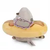 Maskotka Pusheen w czekoladowym donucie