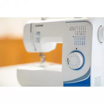 Maszyna do szycia Brother RL425