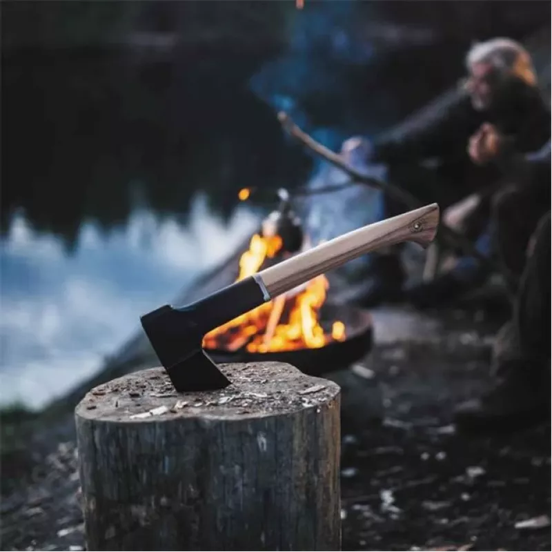Siekiera ręczna Fiskars Universal AX N10 1051143 — lekka, wytrzymała konstrukcja, model 1051143