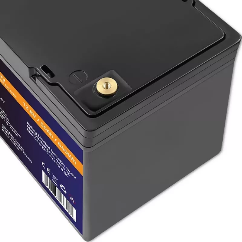 Akumulator LiFePO4 QOLTEC 12,8 V 50 Ah (model 53704) do zasilania awaryjnego i magazynowania energii