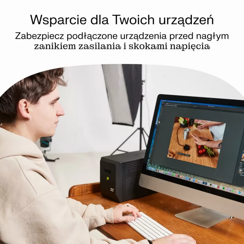 Zasilacz awaryjny (UPS) Green Cell Line-Interactive 1.5 kVA 900 W 4 gniazda AC