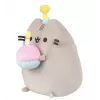 Pluszowa zabawka Pusheen marki Pusheen — 24 cm plusz z tortem i czapką urodzinową