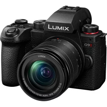 Panasonic Lumix G9 II + 12-60mm F3.5-5.6 MILC 25,21 MP Live MOS 11552 x 8672 Pixel Czarny (DC-G9M2ME)