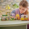Zestaw LEGO FRIENDS 42671 Kawiarnia z Roślinami i Kwiaciarnia – zestaw do zabawy z funkcjami kawiarni i kwiaciarni