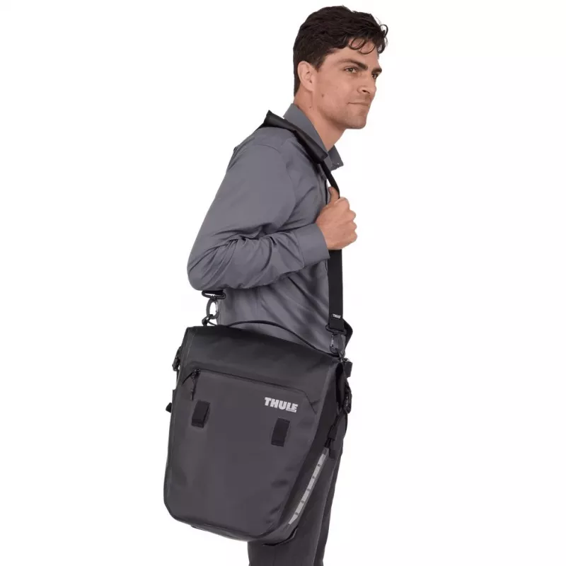 Torba rowerowa Thule 5406 Shield commuter pannier 22L czarna