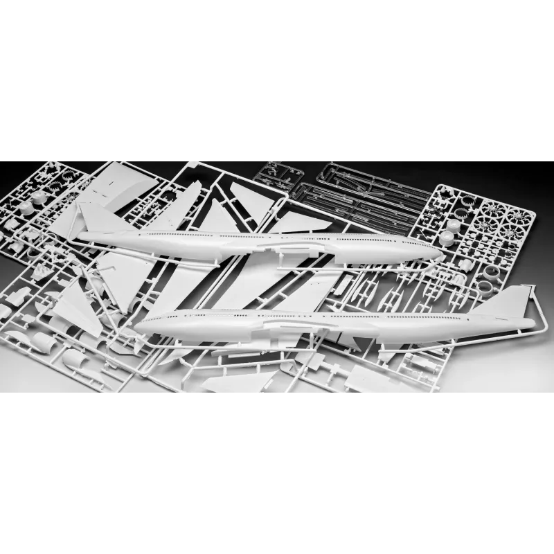 Model samolotu Revell Boeing 747-8 Lufthansa New Livery