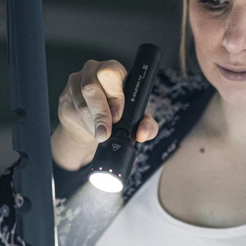 Latarka ręczna LED Ledlenser P6R Czarny
