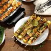 Kompaktowy grill elektryczny Petra PT4366GRYDEKFDIR z powierzchnią nieprzywierającą