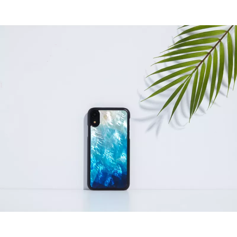 Etui na smartfona iKins do iPhone XR — niebieskie jezioro na zewnątrz, czarne wewnątrz