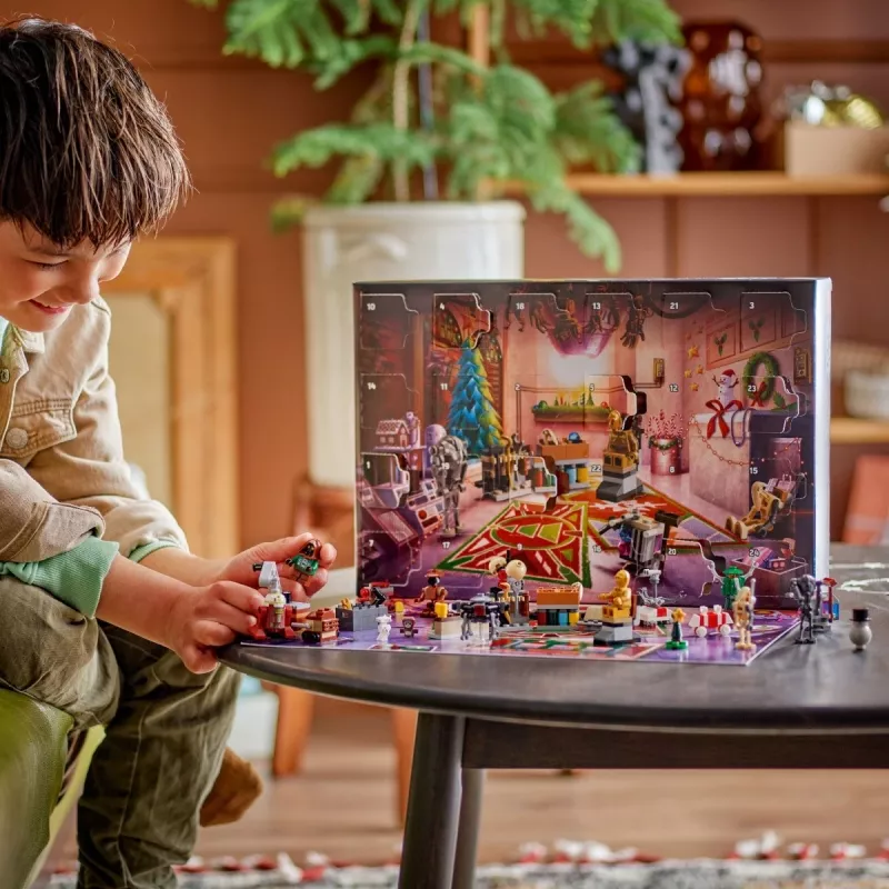 Klocki konstrukcyjne LEGO Star Wars Kalendarz adwentowy 2025 — zestaw 75418, sezonowe minifigurki i modele do zbudowania