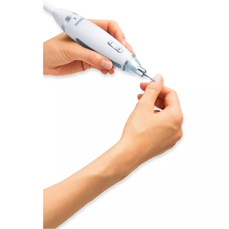 Zestaw do manicure i pedicure Beurer MP 62 Professional to produkt Beurer z naszej oferty zestawów do manicure i pedicure. Najważniejsze cechy to biały kolor, regulowana prędkość, 20 końcówek i oświetlenie LED.