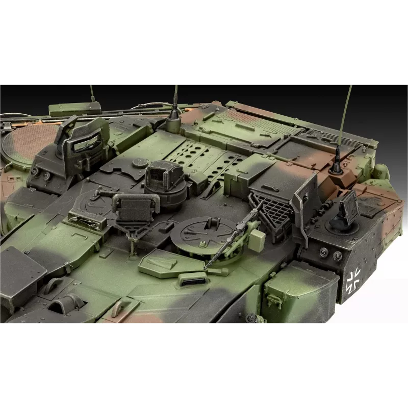 Model plastikowy czołgu wojskowego REVELL Leopard 2A7A1 (skala nieokreślona)