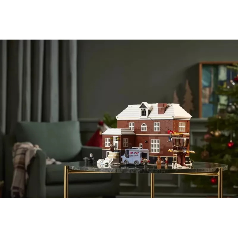 LEGO Ideas 21330 Kevin sam w domu