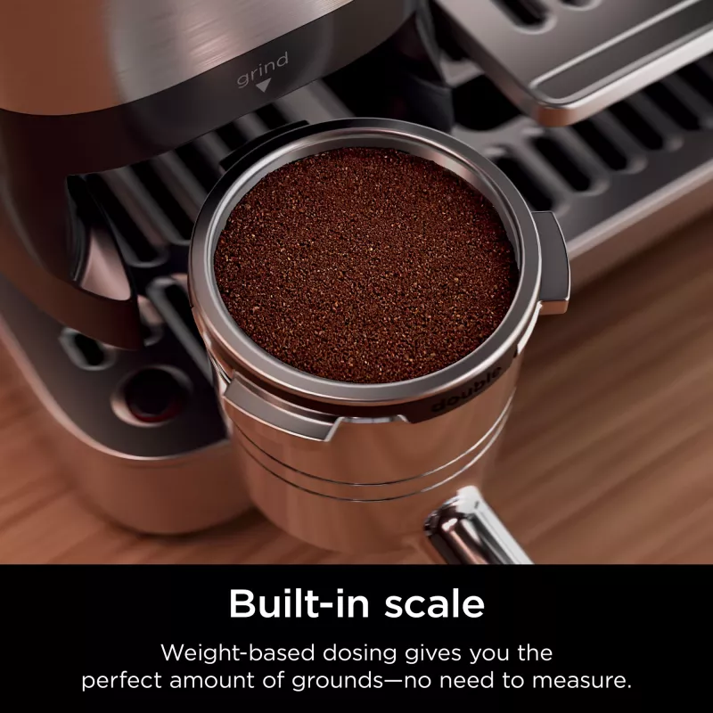 Ekspres do kawy Ninja ES701EU — półautomatyczny ekspres do kawy/espresso, wbudowany młynek, zbiornik na wodę 2 l, 1650 W, 25 ustawień mielenia, pojemnik na mleko, pompa 14 bar