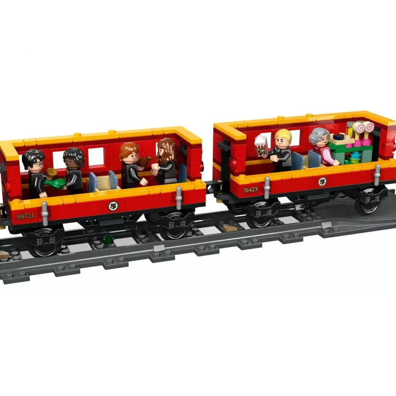 LEGO HARRY POTTER 76423 Hogwarts Express and Hogsmeade Station