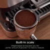 Ekspres do kawy Ninja ES701EU — półautomatyczny ekspres do kawy/espresso, wbudowany młynek, zbiornik na wodę 2 l, 1650 W, 25 ustawień mielenia, pojemnik na mleko, pompa 14 bar