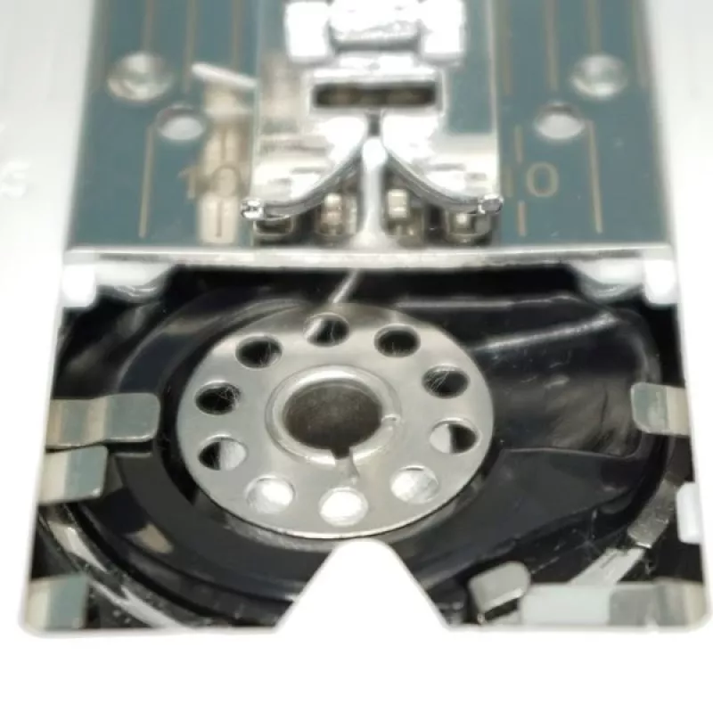 Mechaniczna maszyna do szycia Łucznik Lena 2019 — podstawowy model mechaniczny, 16 programów, 24 W, wolne ramię, dziurka 4-etapowa