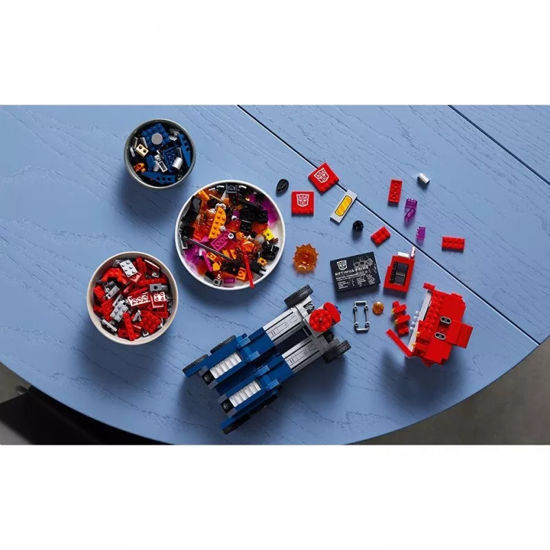 LEGO® 10302 Icons Optimus Prime, zestaw modeli robotów Transformers