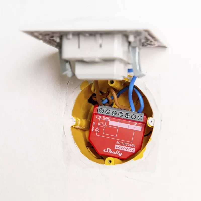 Inteligentny włącznik Shelly 1PM Gen4 — bezprzewodowy, 110–240 V AC, maks. 240 V, pomiar mocy, 16 A, 42×16×37 mm