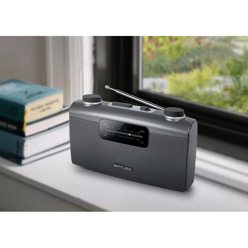 Radio przenośne Muse M-058 R — AM/FM, obrotowa regulacja głośności, zasilanie bateryjne lub sieciowe (230V, 50Hz), czarno-szare